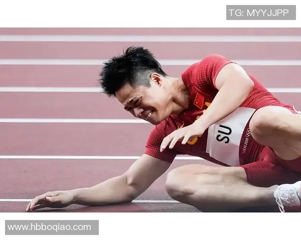 中国选手打破亚洲跳远纪录 教练激动落泪见证历史时刻